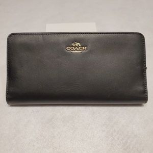 NWT COACH  BLACK LEATHER SKINNY WALLET